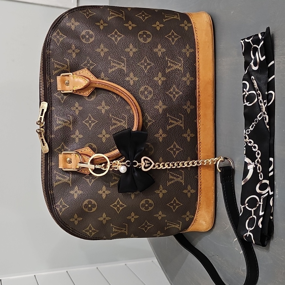 Louis Vuitton Alma
